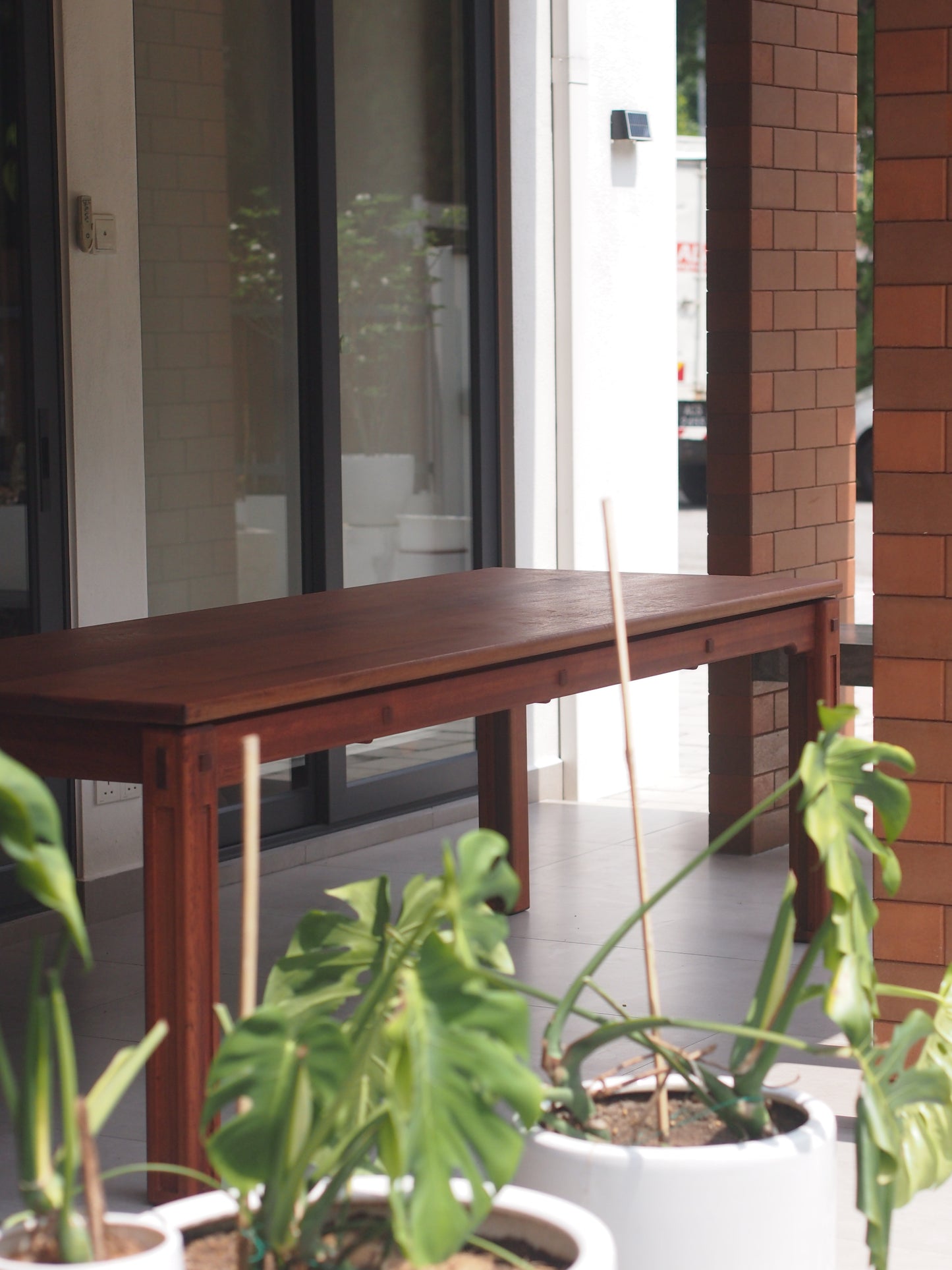 Floating Table