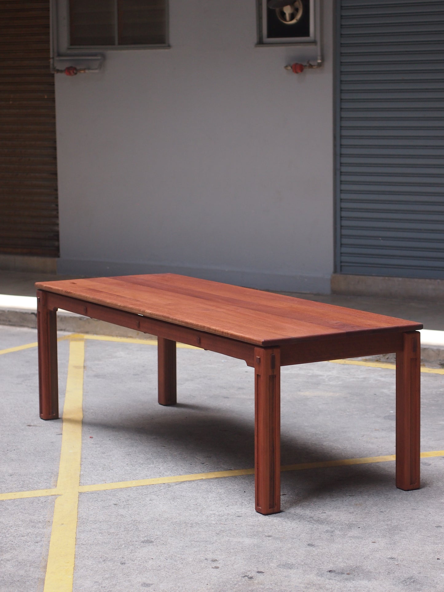 Floating Table