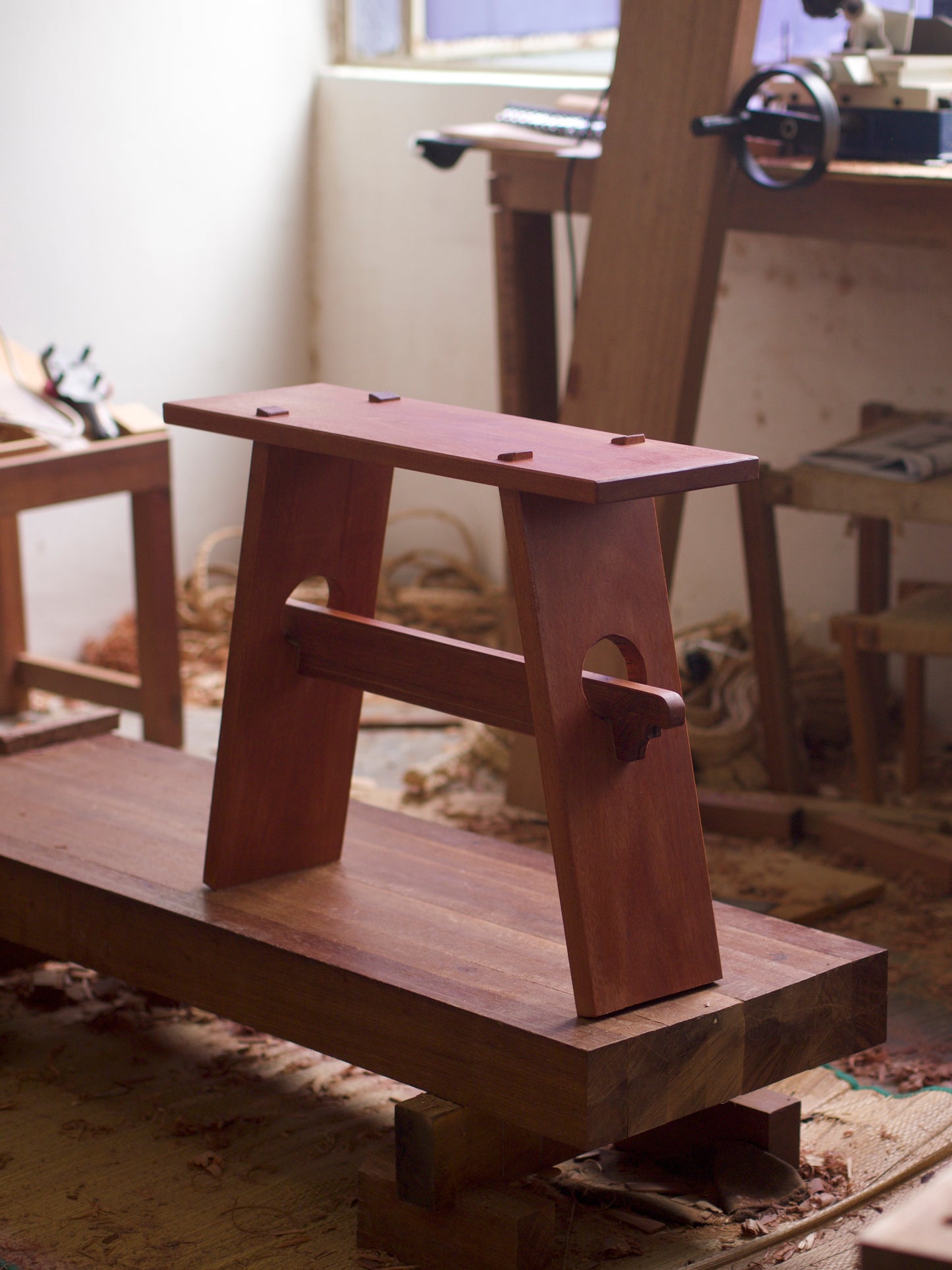 Moon-gate Stool
