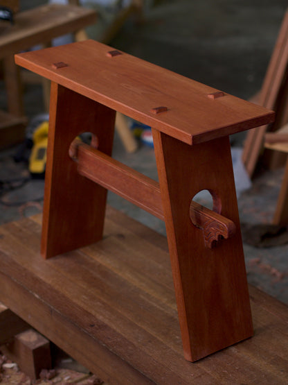 Moon-gate Stool